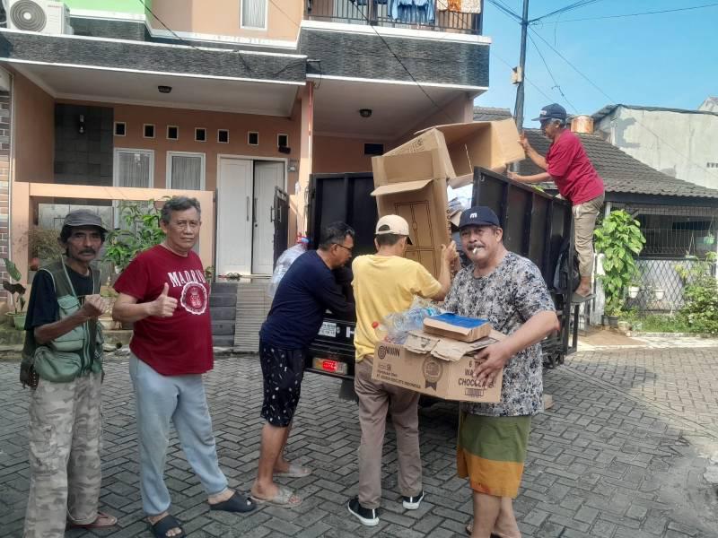 KIM Tajur Kota Tangerang Konsisten Lakukan Sedekah Sampah 