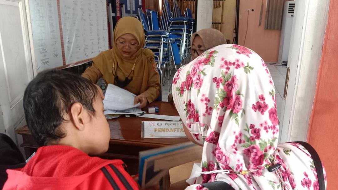 Jatuh Bangun Ituk Marlina Daftarkan Putra Kesayangannya ke SLB Semarang