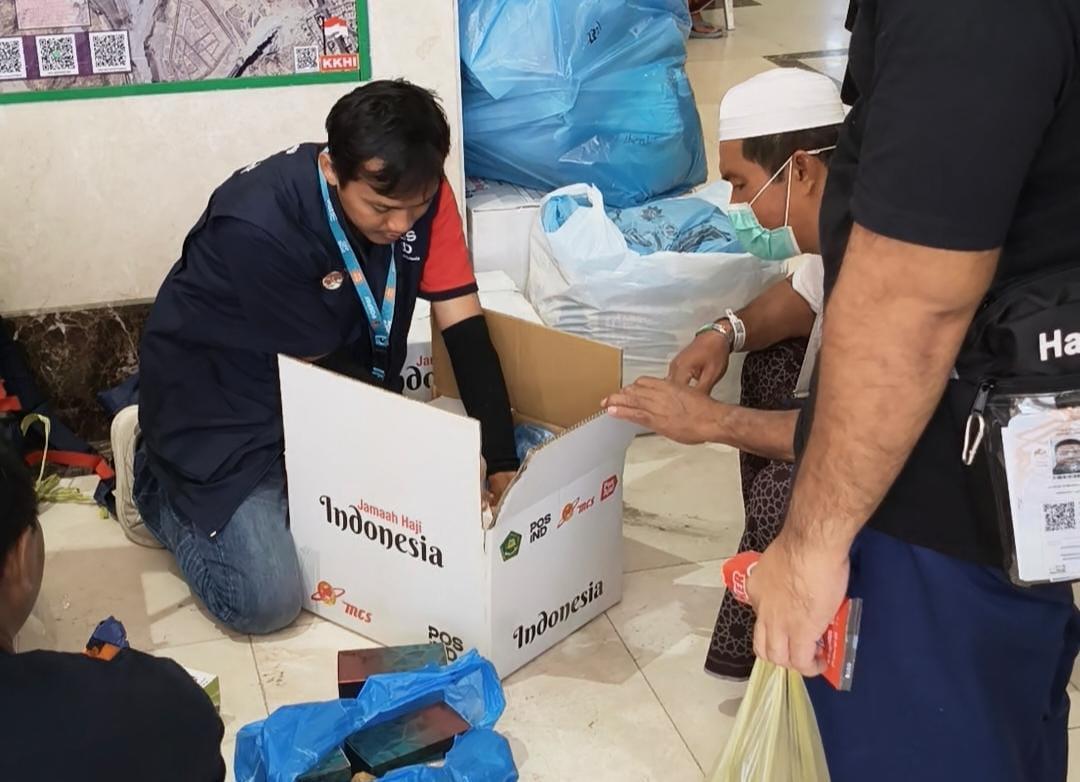 Kirim Oleh-Oleh ke Tanah Air, Jemaah Haji Pakai Jasa Kargo Pos Indonesia
