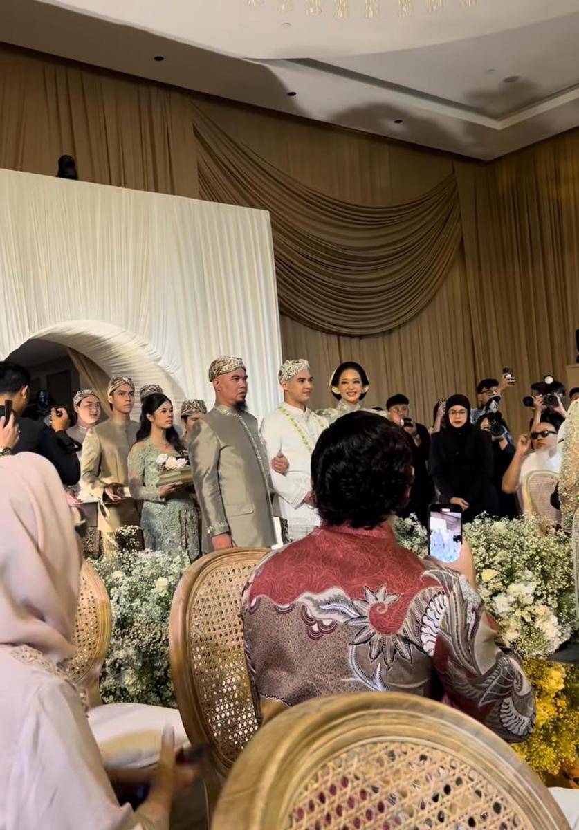 Keluarga Al Ghazali di akad nikah (instagram.com/bastiansteel)