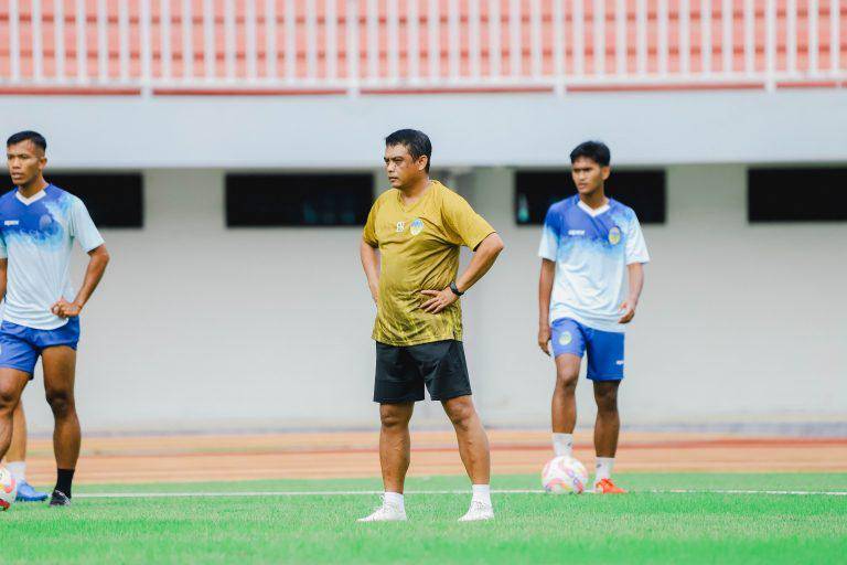  Erwan Hendarwanto jadi Asisten Pelatih Asing PSIM di Liga 1 2025/2026 