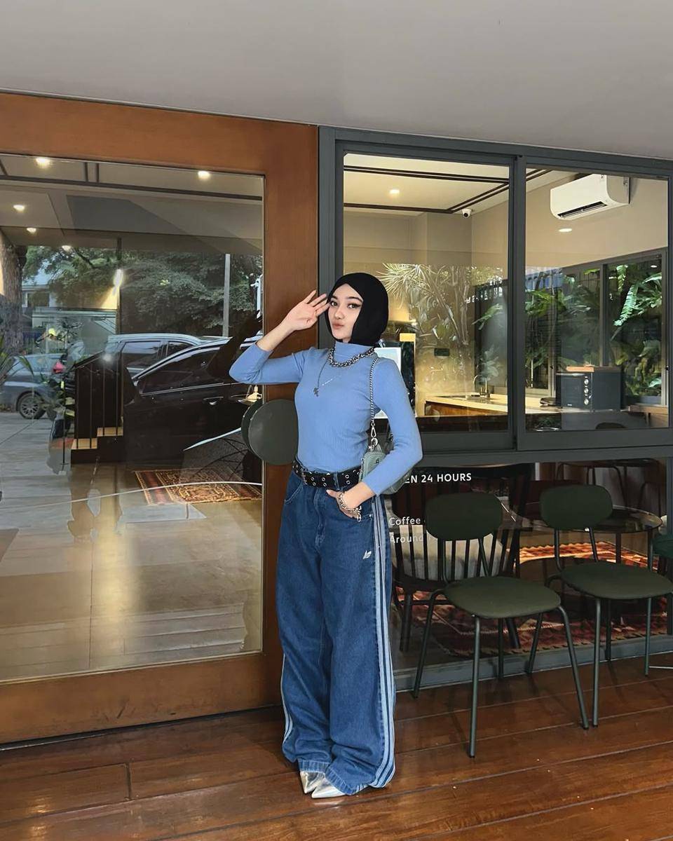 Tia Santika (instagram.com/tiasantika09)