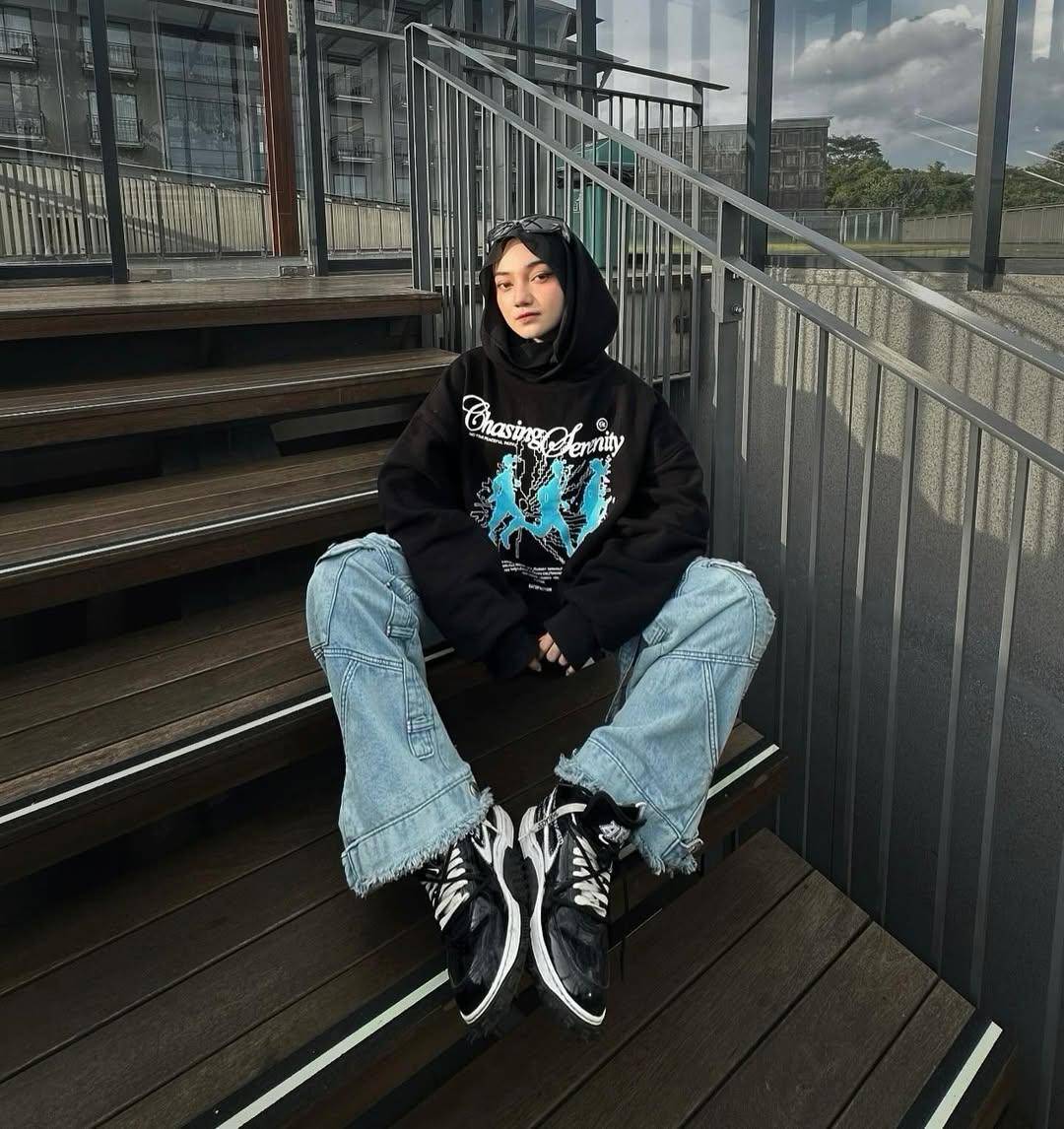 Tia Santika (instagram.com/tiasantika09)