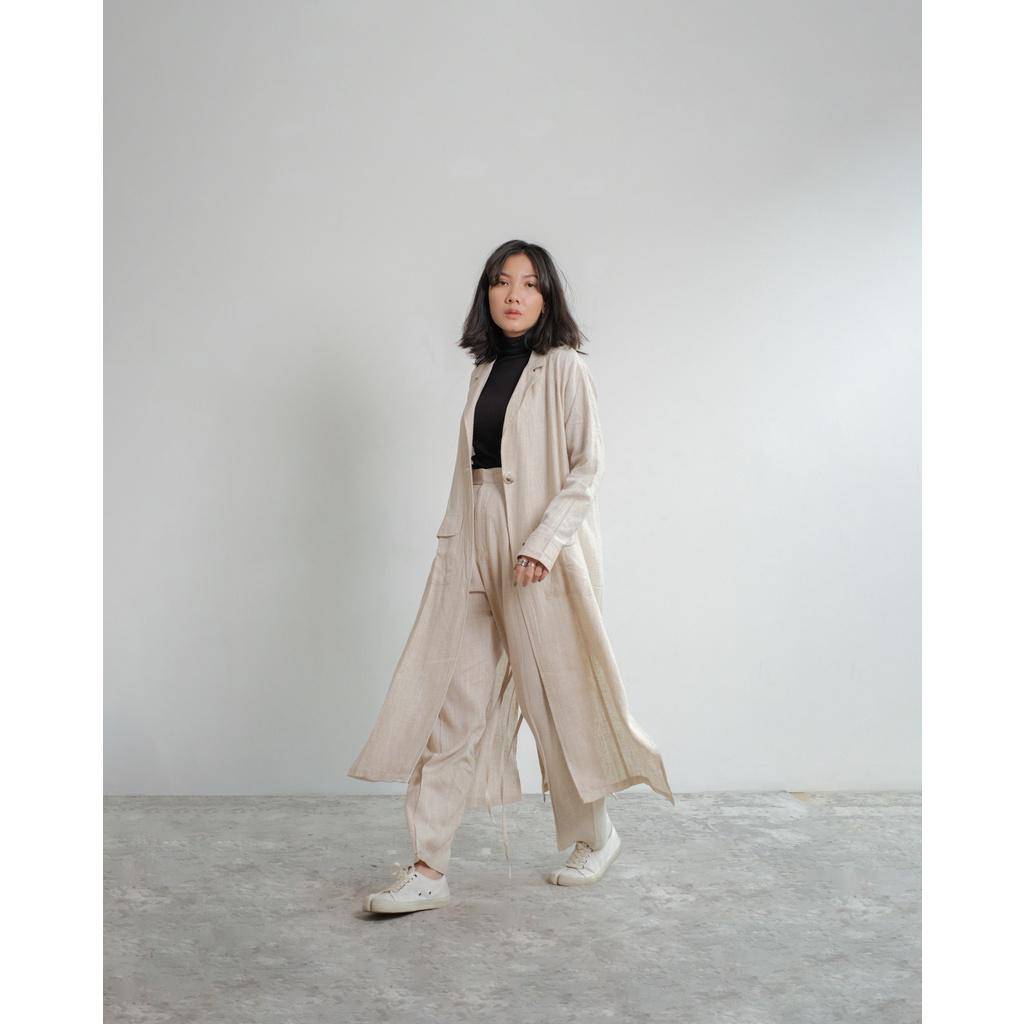 tanjica. Ease Blazer (shopee.co.id/Tanjica Official Shop)