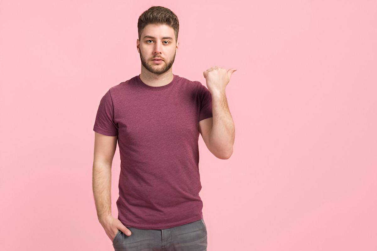 ilustrasi pria menggunakan kaos (freepik.com/freepik)