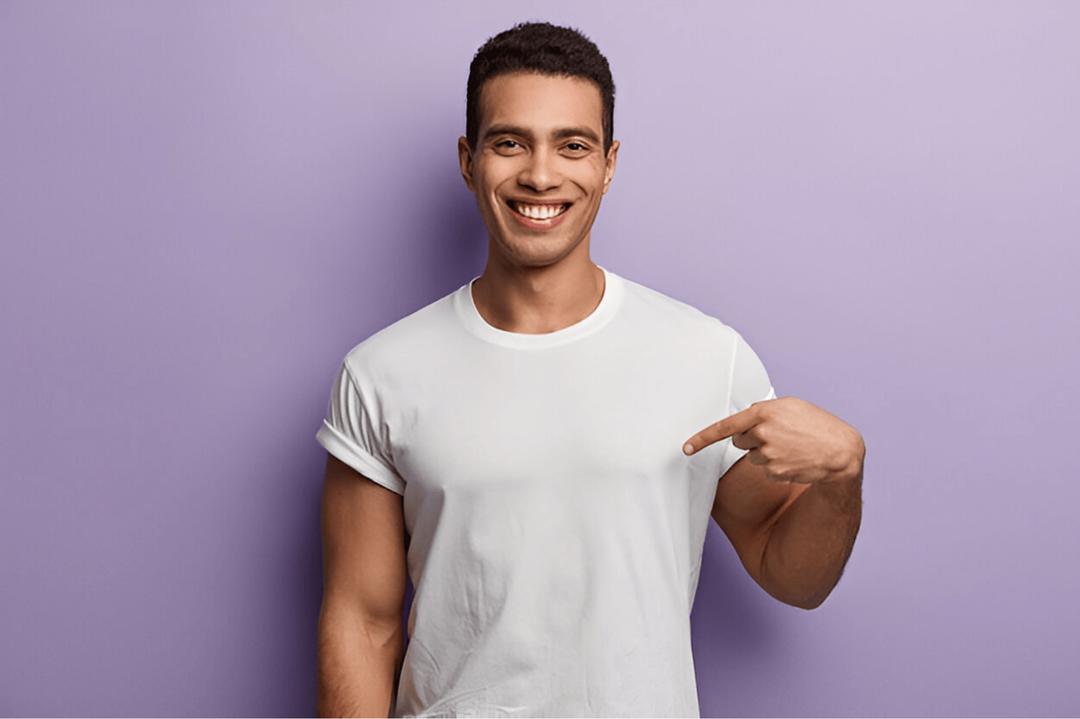 7 Kebiasaan Sehari-hari yang Bikin Kerah Kaos Cepat Longgar, Hindari!