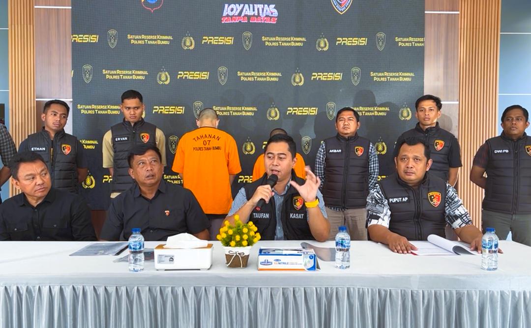Viral Video Mesum Sesama Jenis, Dua Sales di Tanbu Ditangkap Polisi