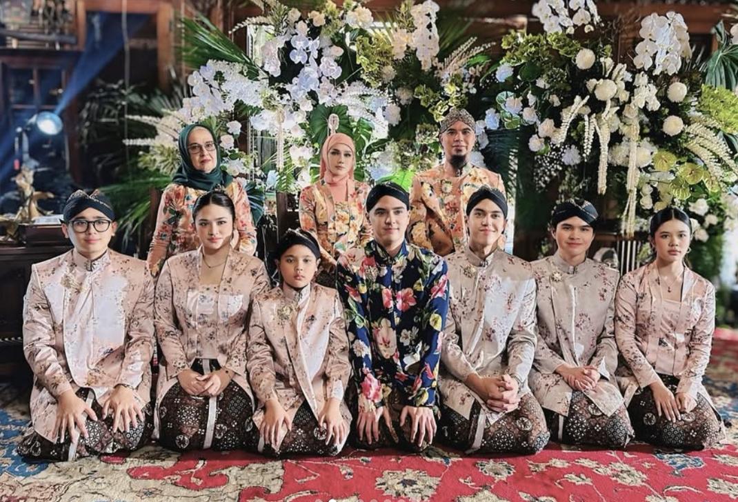 keluarga Ahmad Dhani (instagram.com/ahmaddhaniofficial)