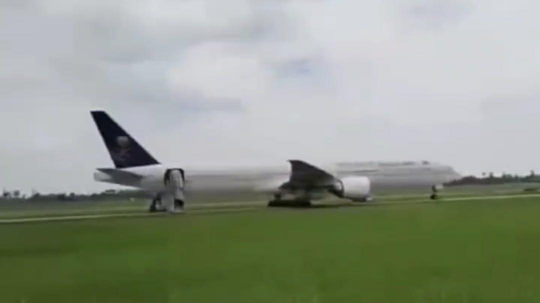 Penyebab Pesawat Saudi Airlines Mendarat Darurat di Kualanamu: Pilot Dapat Ancaman Bom