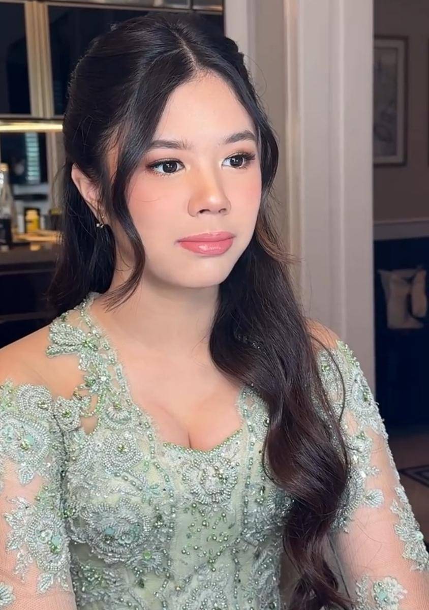 Shafeea Ahmad (instagram.com/maharani_nilla_makeup)