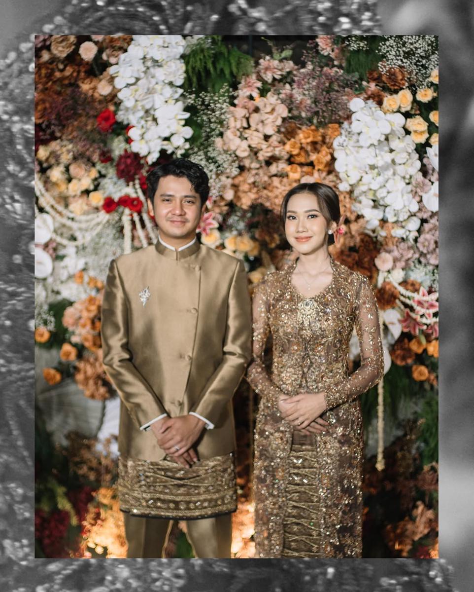 Terlalu%20banyak%20yang%20bisa%20disyukuri%20dari%20hari%20ini.%20Dikelilingi%20orang-orang%20tersayang%2C%20diikat%20dalam%20satu%20niat%2….%20Lamaran%20kami%E2%9D%A4%EF%B8%8FTHE%20ENGAGEMENT%20of%20%E2%80%9CArbani%20%26%20Raissa%E2%80%9D%202…-6.jpg