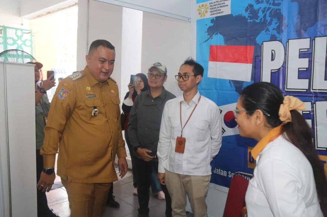 Rudysusmantojobfair.jpg