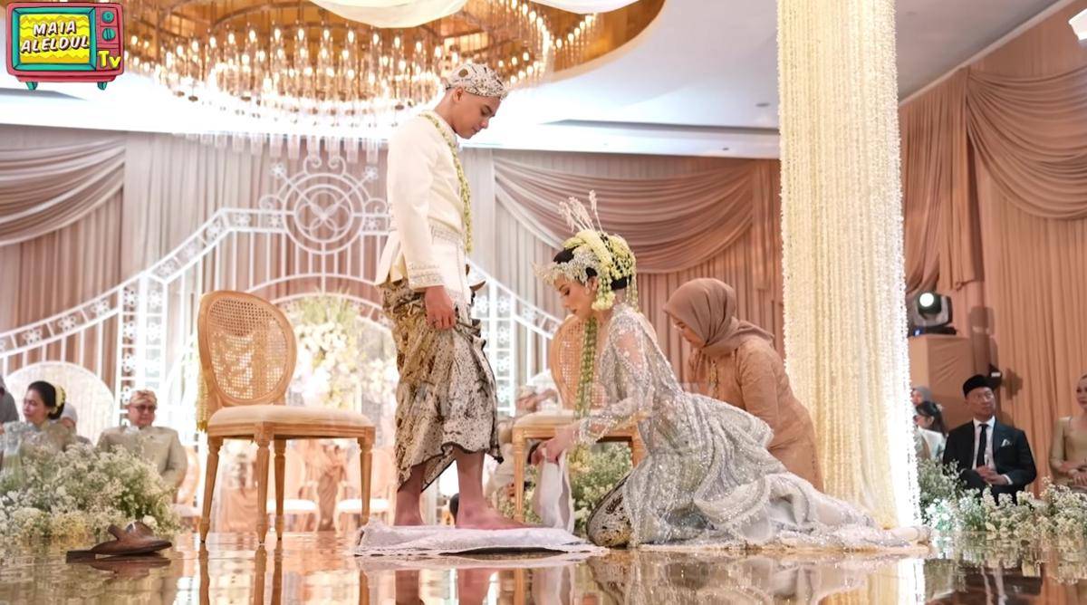 Maia Estianty Nyawer di Pernikahan Al Ghazali