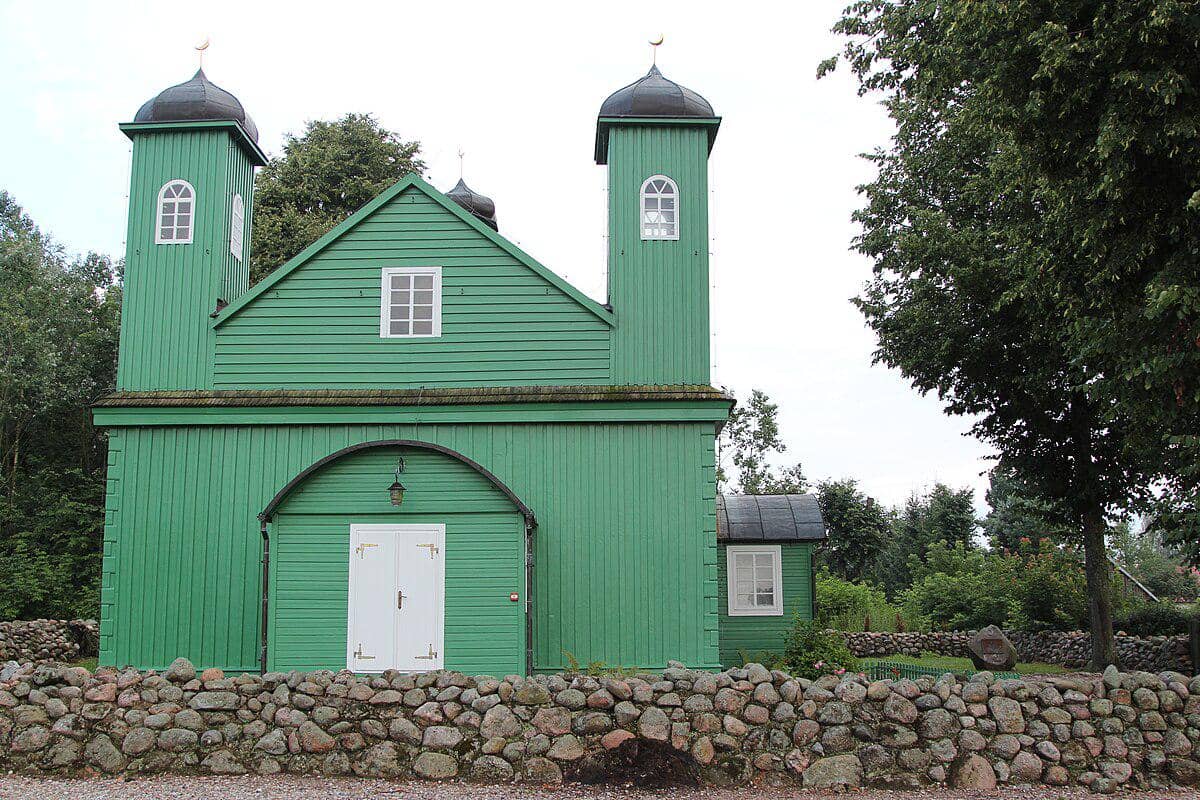 potret bagian luar Masjid Kruszyniany