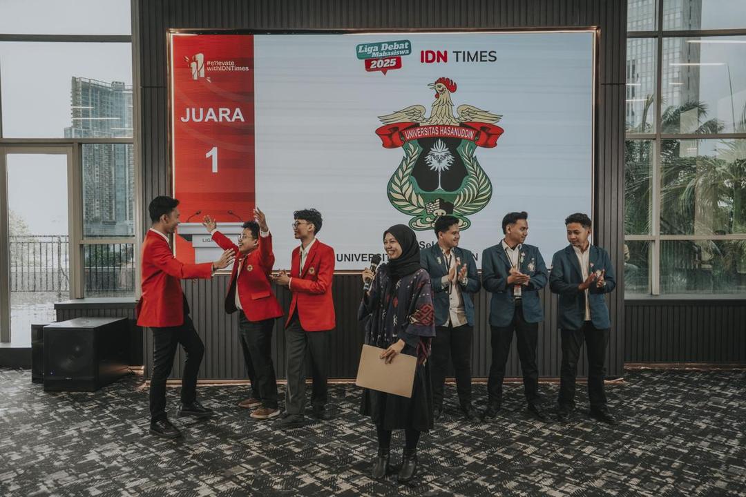 Pengumuman juara Liga Debat Mahasiswa IDN Times 2025, Selasa (17/6/2025). IDN Times/Herka