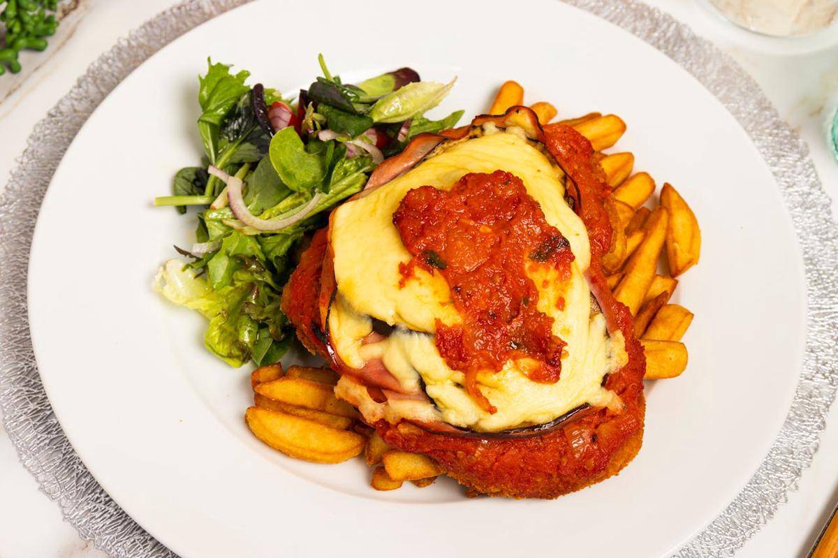 ilustrasi chicken parma ala aussie (pexels.com/Snappr)