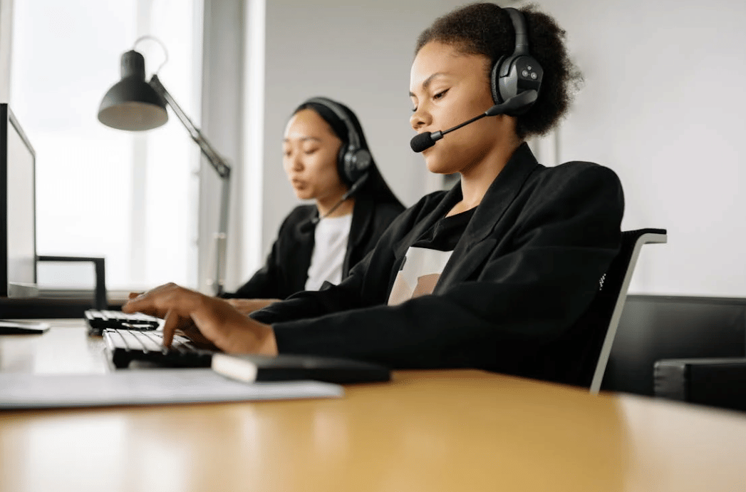 Seorang call center (Pexels/Yan Krukau)