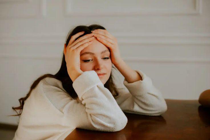 5 Dampak Nyata dari Overthinking terhadap Kesehatan Mental