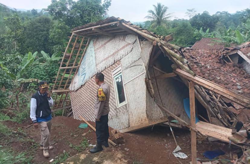 Pergerakan tanah di Sukabumi (IDN Times/Istimewa)