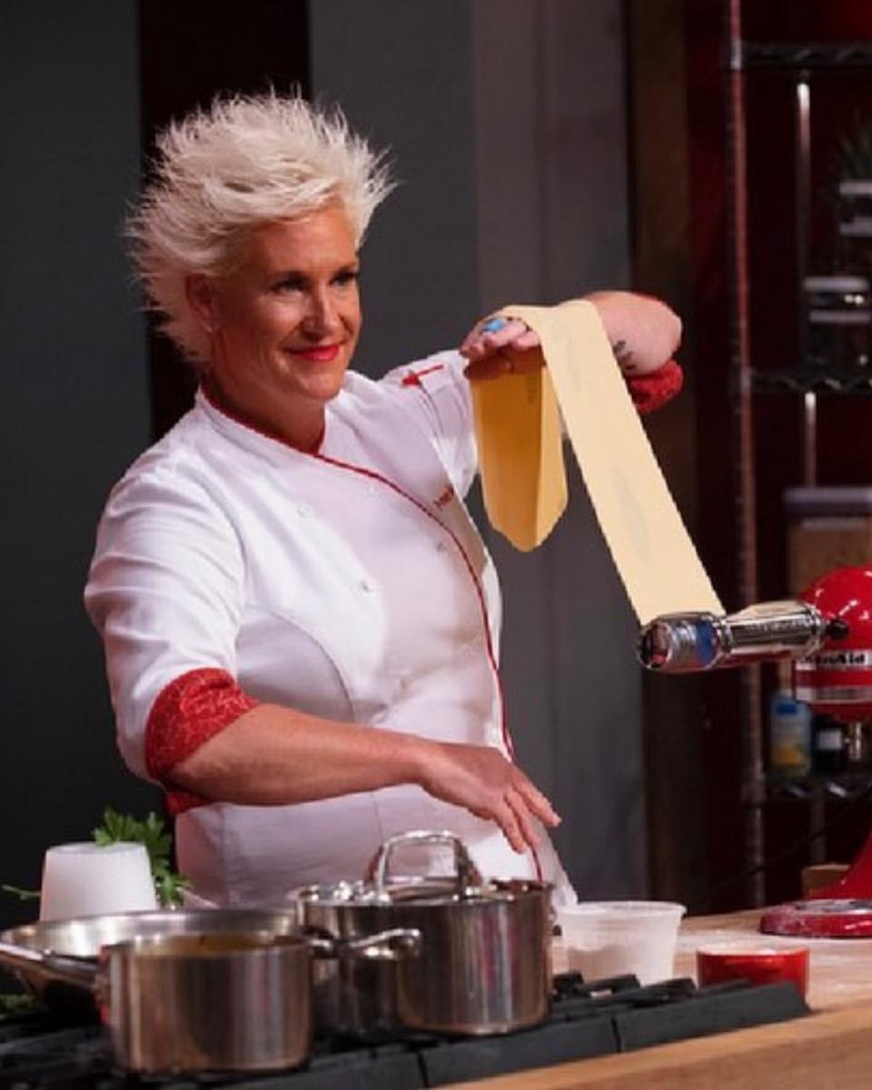 Anne Burrell (instagram.com/chefanneburrell)