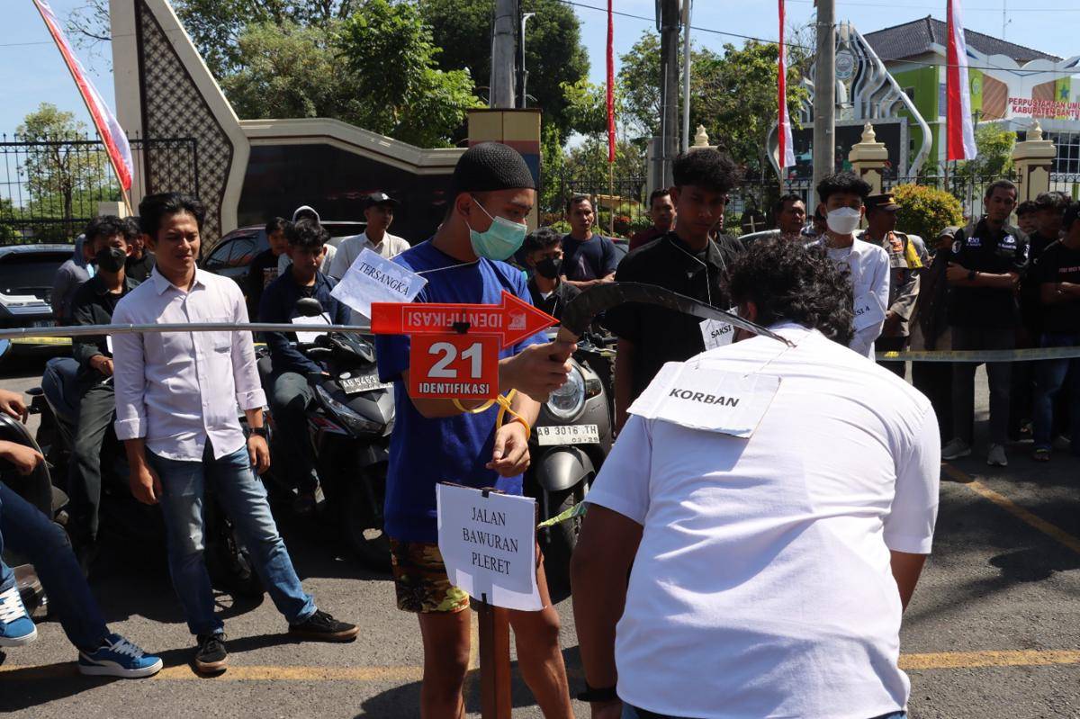 Rekonstruksi duel celurit yang menewaskan pelajar di Bantul.jpeg