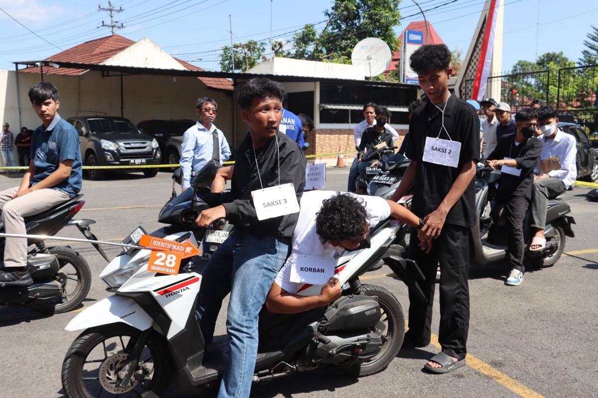 Rekonstruksi duel celurit yang menewaskan pelajar di Bantul. (Dok. Polres Bantul).jpeg