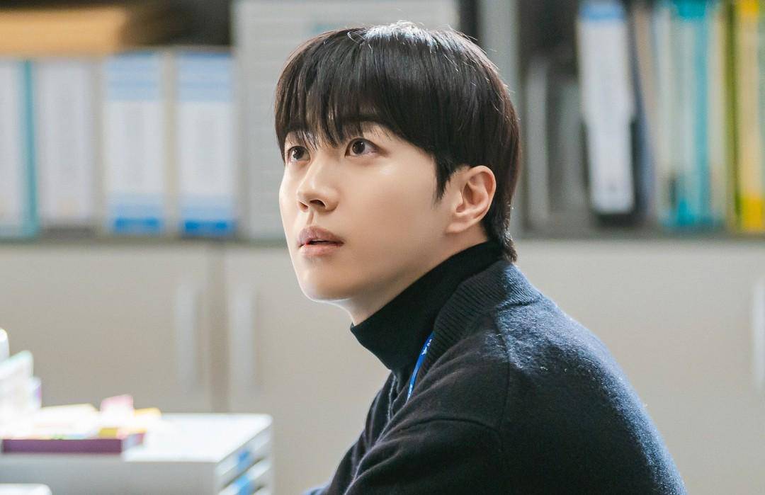 still cut drama Korea Hunter With A Scalpel (instagram.com/seri xplusu)
