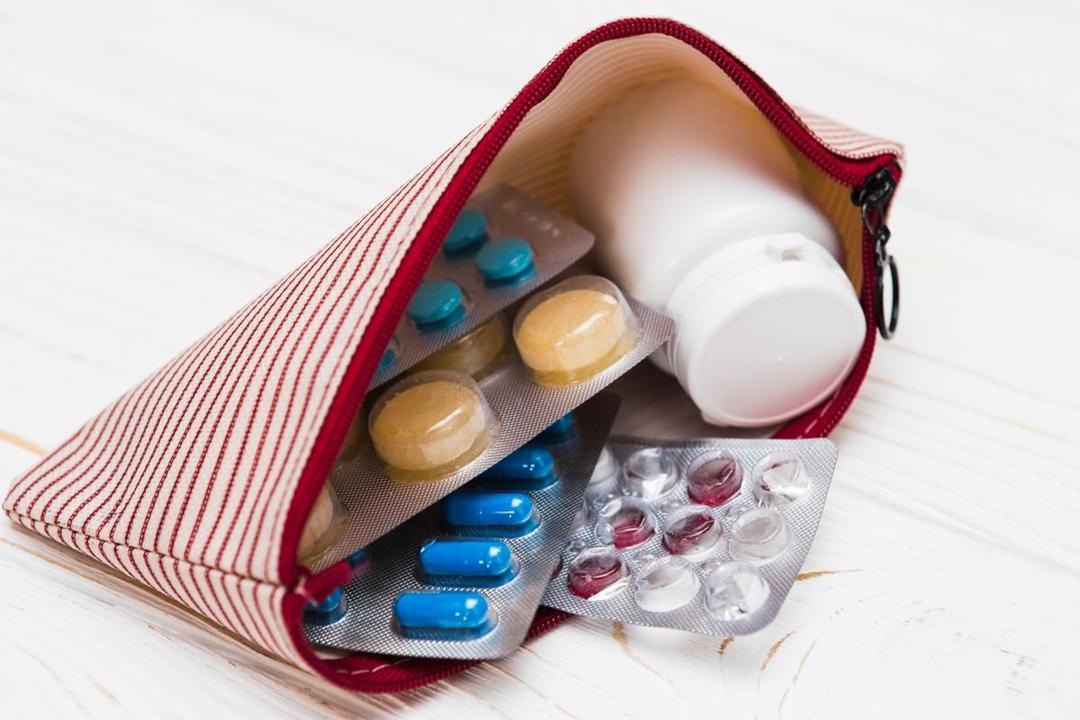 ilustrasi tas obat-obatan (freepik.com/freepik)