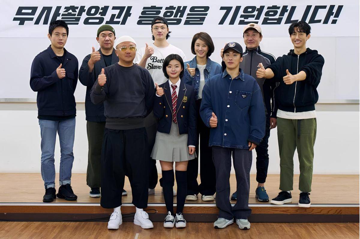 para pemain film New Generation War: Reawakened Man (dispatch.co.kr)