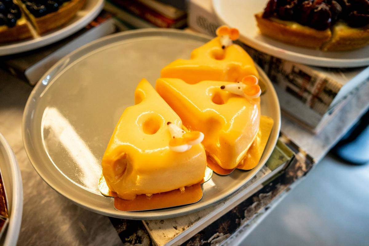 ilustrasi tom and jerry cheesecake (unsplash.com/Choi sungwoo)