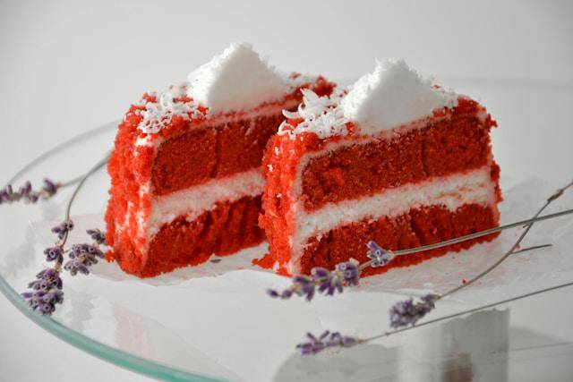 Ilustrasi red velvet gateaux (unsplash.com/rosasepanta)