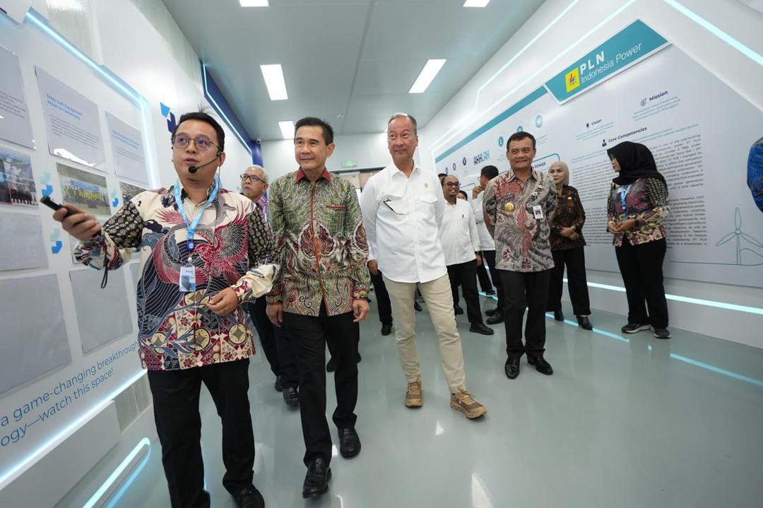 Dukung Transisi Energi, Pabrik Panel Surya Terbesar di Indonesia Resmi Beroperasional di Kawasan Industri Kendal