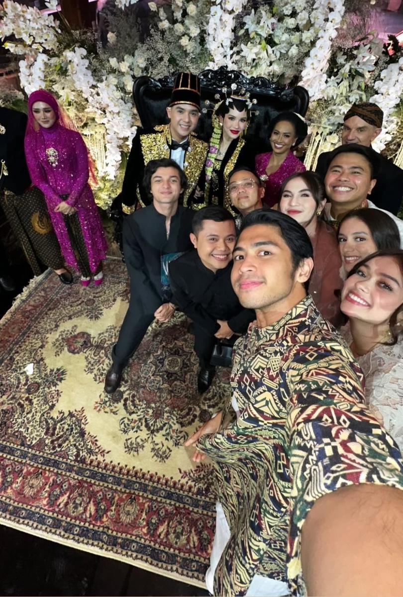 artis di ngunduh mantu Al Ghazali (instagram.com/derysaputraraeger)