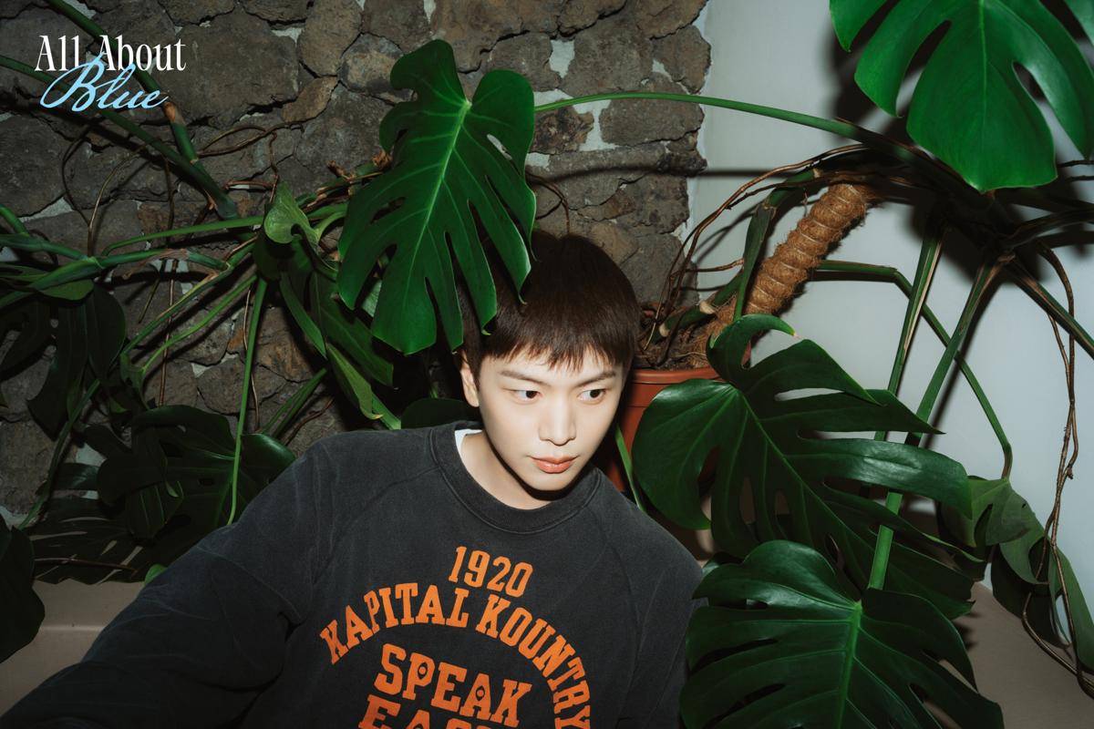 potret Sungjae BTOB di Mini Album All About Blue (x.com/YookSJ_official)