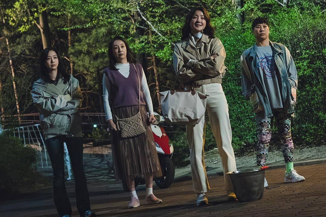Still cut Salon de Holmes (dok.ENA TV/Salon de Holmes)