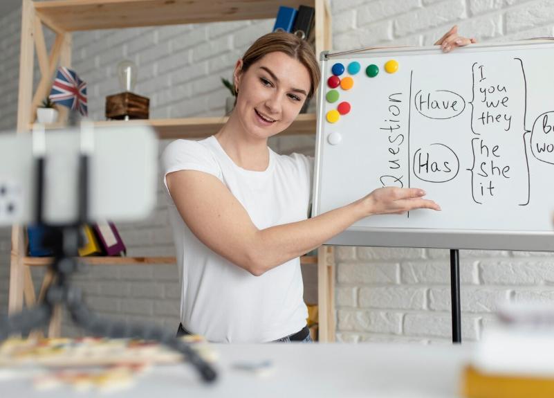 5 Jalur Karier Buat yang Punya Latar Belakang Bahasa Asing