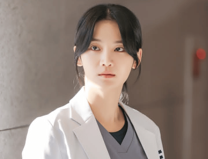 still cut drakor Hunter with a Scalpel (instagram.com/xplusu.series)