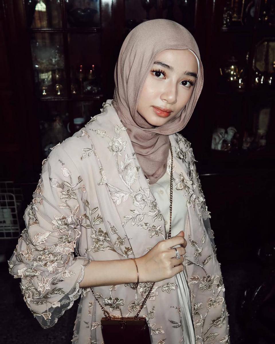 Gaya makeup Ansellma Putri (instagram.com/ansellmaputri)