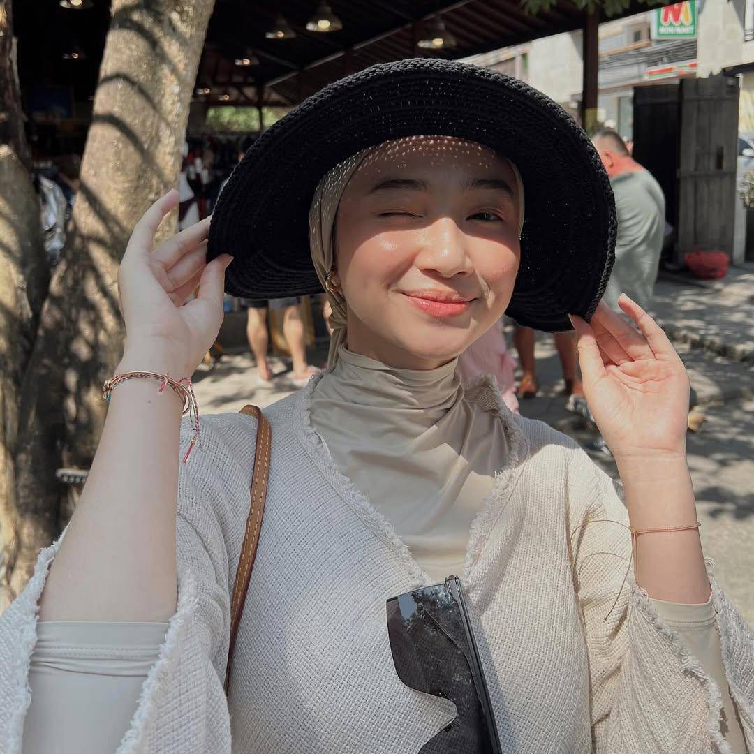 Gaya makeup Ansellma Putri (instagram.com/ansellmaputri)
