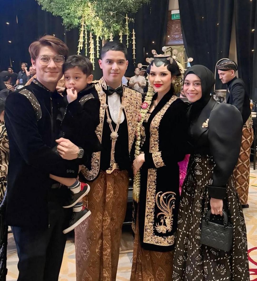 Pasangan artis di ngunduh mantu Al Ghazali dan Alyssa Daguise (instagram.com/lestikejora)