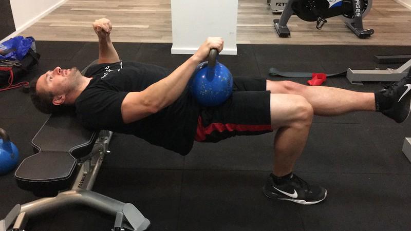 Latihan hip thrust. (flickr.com/Eric Astrauskas)