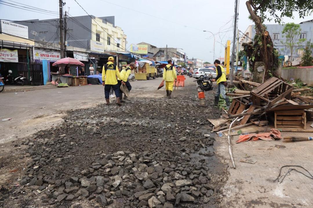 Jalan Akses ke Pasar Anyar Kota Tangerang Mulai Dibangun