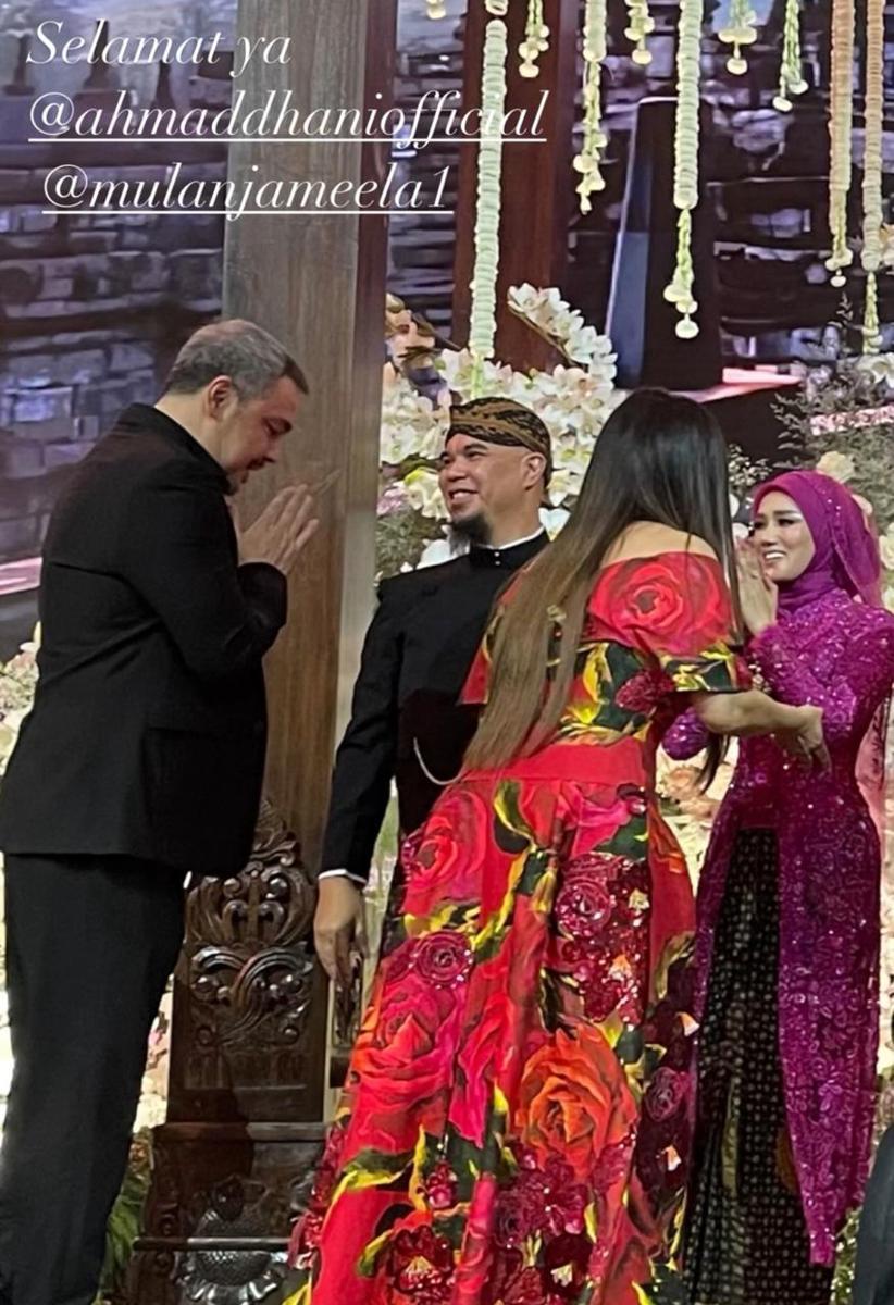 Mulan Jameela dampingi Ahmad Dhani di pelaminan ngunduh mantu Al Ghazali dan Alyssa (instagram.com/thomasdjorghi