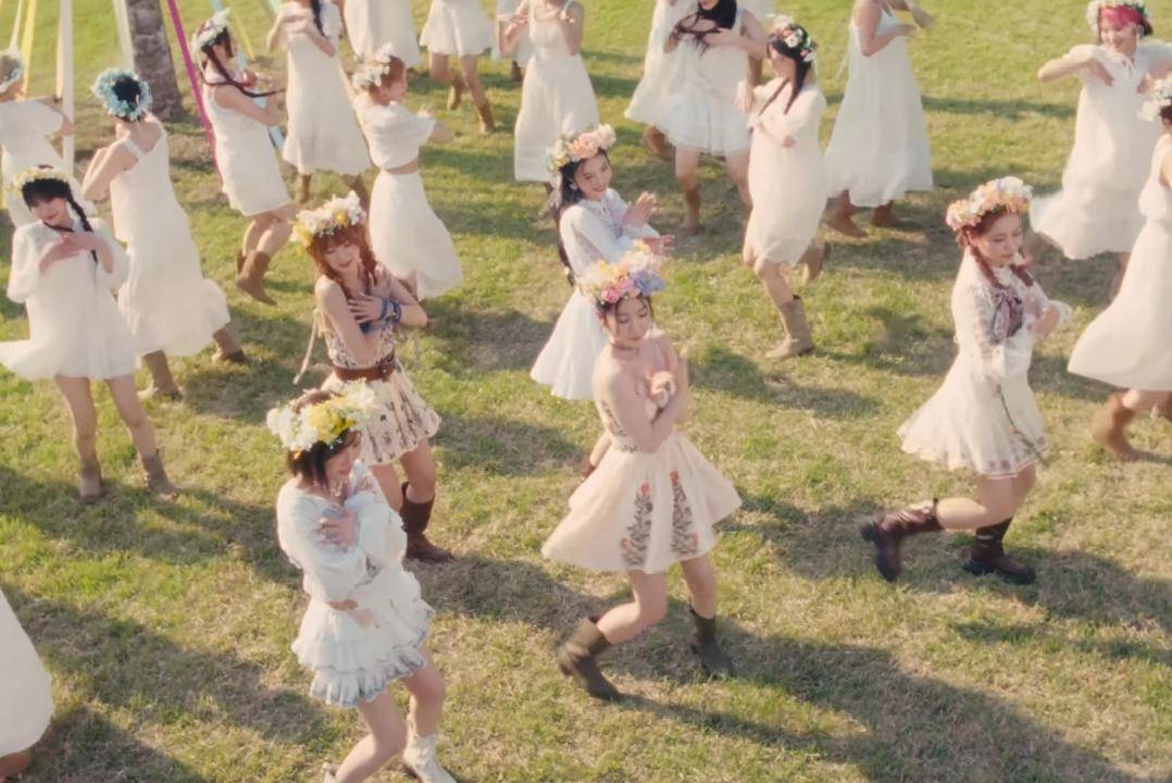 koreografi Red Velvet untuk MV "Cosmic" (youtube.com/SMTOWN)