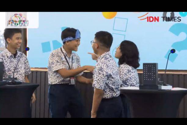 Potret keseruan SMPN 115 Jakarta dalam acara final Teka-Teki Gen Alpha yang diadakan di IDN Times pada Jumat 20 Juni 2025 (dok. YouTube/IDN Times)