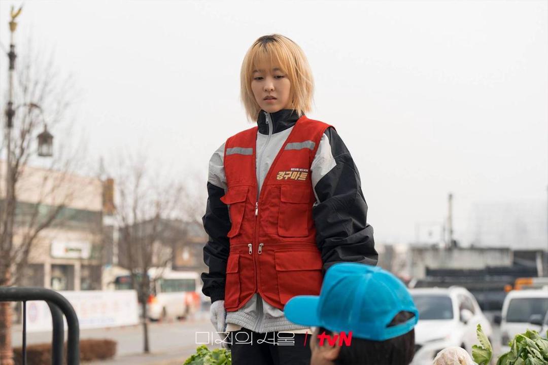 7 Alasan Hidup Mi Ji Lebih Baik dari Mi Rae di Our Unwritten Seoul
