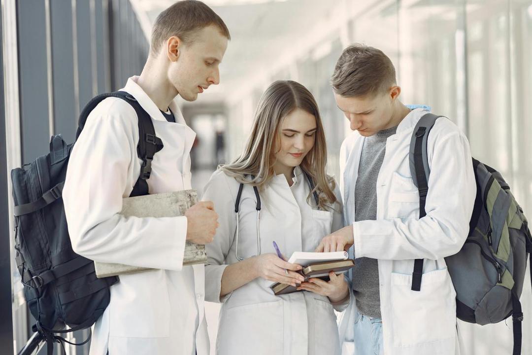 Mau Jadi Dokter? Ini 7 Realita Kuliah Kedokteran yang Kamu Wajib Tahu!