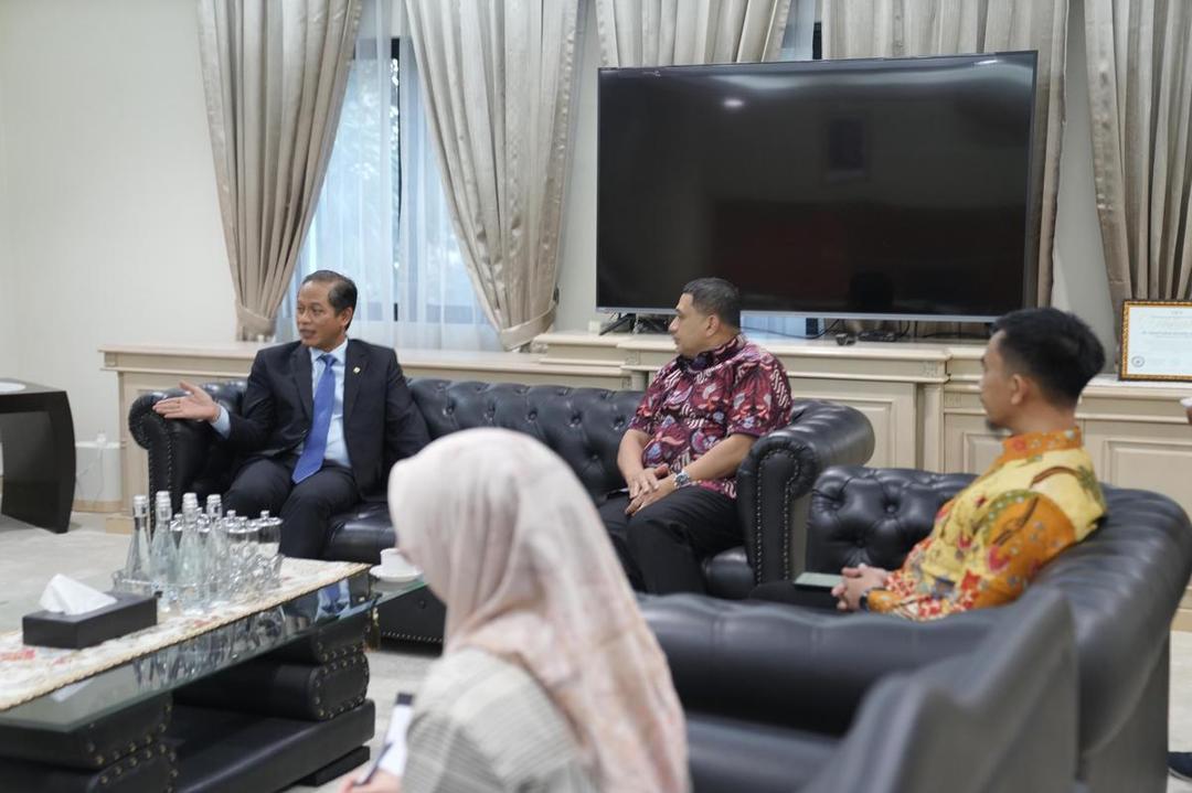 PSEL Makassar Dapat Angin Segar, Munafri Bahas Skema di KLH