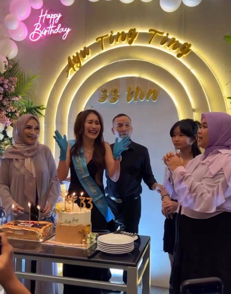 Ulang tahun Ayu Ting Ting ke-33 (instagram.com/candrazhang)