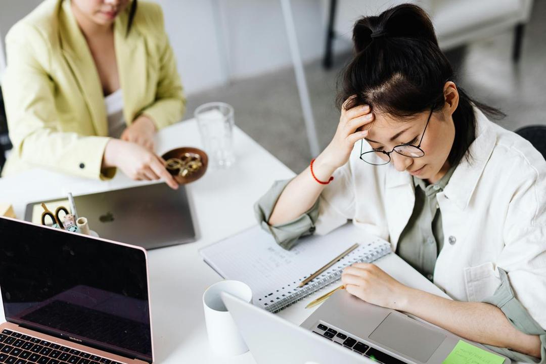 5 Tips Menghadapi Ketidakjelasan Tugas di Kantor, Jangan Panik!